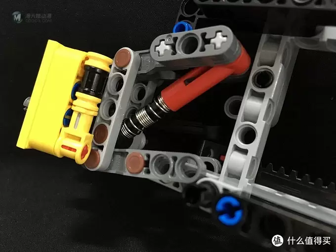 我的LEGO科技系列 篇一:买得起的保时捷 — 42056 Porsche 911 GT3 我的LEGO科技系列 篇一:买得起的保时捷 — 42056 Porsche 911 GT3