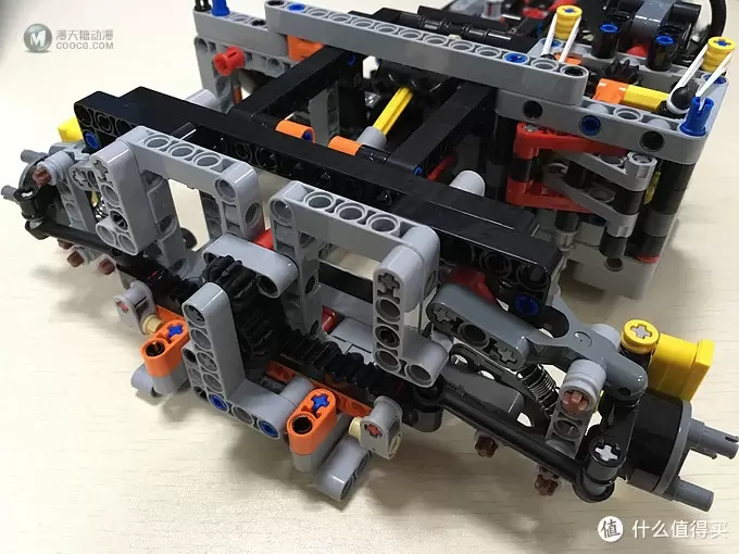 我的LEGO科技系列 篇一:买得起的保时捷 — 42056 Porsche 911 GT3 我的LEGO科技系列 篇一:买得起的保时捷 — 42056 Porsche 911 GT3