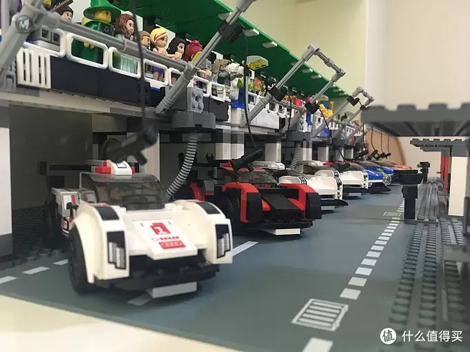 LEGO 乐高 维修站+看台+超级赛车系列 LEGO 乐高 维修站+看台+超级赛车系列