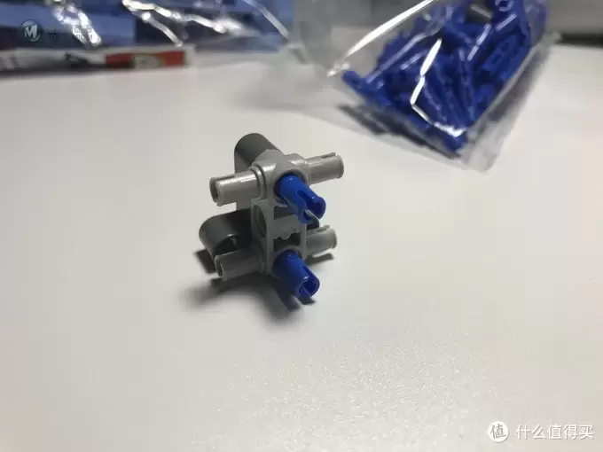LEGO 乐高 拼拼乐 2017科技系列 42066 喷气竞速飞机 LEGO 乐高 拼拼乐 2017科技系列 42066 喷气竞速飞机