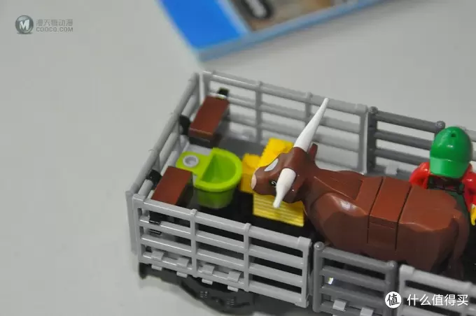 单反毁一生,LEGO穷三代 篇八十三:LEGO 乐高 60052 城市系列 遥控货运火车 单反毁一生,LEGO穷三代 篇八十三:LEGO 乐高 60052 城市系列 遥控货运火车