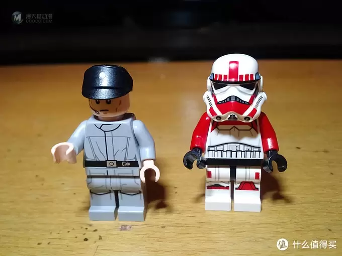 战斗堡垒火力强劲:LEGO 乐高 SX 75134 银河帝国战斗套装 战斗堡垒火力强劲:LEGO 乐高 SX 75134 银河帝国战斗套装