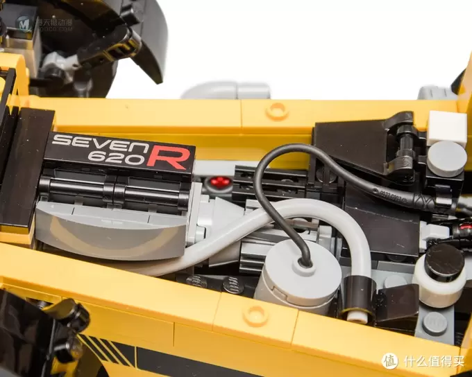 一道破空而来的金色闪电:LEGO 乐高 IDEAS系列 21307 卡特汉姆 Seven 620R 赛道跑车 一道破空而来的金色闪电:LEGO 乐高 IDEAS系列 21307 卡特汉姆 Seven 620R 赛道跑车