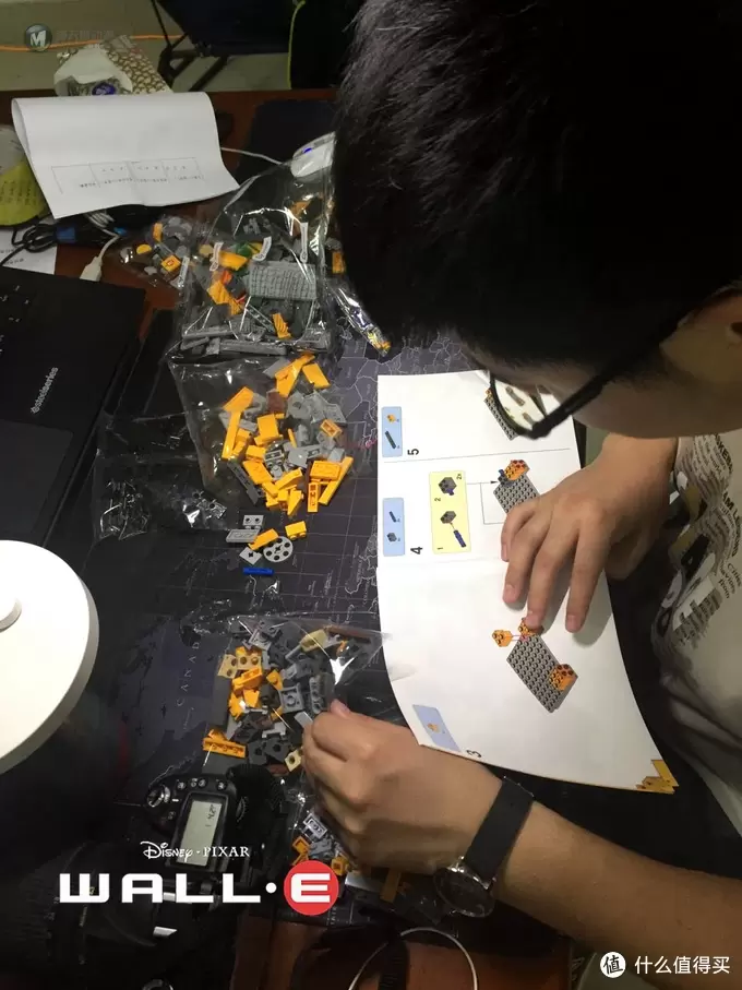 无论风雨,只愿为你(EVA)守护:LEGO 乐高 21303 WALL·E 组装试玩 无论风雨,只愿为你(EVA)守护:LEGO 乐高 21303 WALL·E 组装试玩