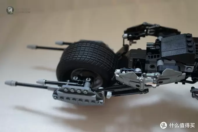 乐高还能这么拼: 复刻 LEGO 乐高 限量版5004590 蝙蝠侠摩托 乐高还能这么拼: 复刻 LEGO 乐高 限量版5004590 蝙蝠侠摩托