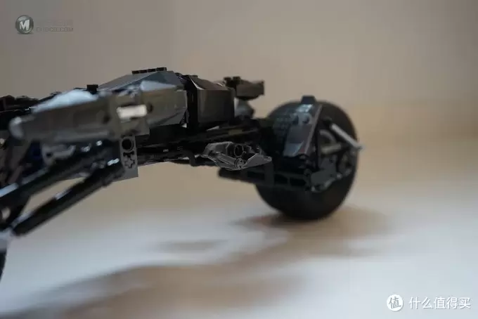 乐高还能这么拼: 复刻 LEGO 乐高 限量版5004590 蝙蝠侠摩托 乐高还能这么拼: 复刻 LEGO 乐高 限量版5004590 蝙蝠侠摩托