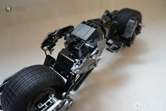 乐高还能这么拼: 复刻 LEGO 乐高 限量版5004590 蝙蝠侠摩托 乐高还能这么拼: 复刻 LEGO 乐高 限量版5004590 蝙蝠侠摩托