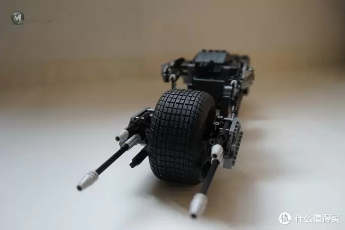 乐高还能这么拼: 复刻 LEGO 乐高 限量版5004590 蝙蝠侠摩托 乐高还能这么拼: 复刻 LEGO 乐高 限量版5004590 蝙蝠侠摩托