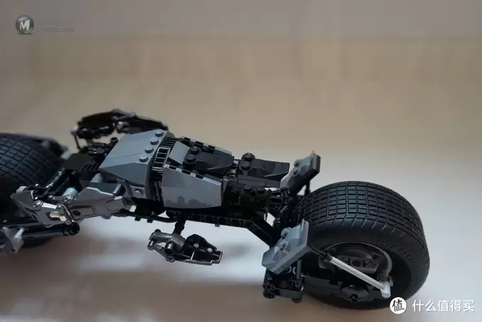 乐高还能这么拼: 复刻 LEGO 乐高 限量版5004590 蝙蝠侠摩托 乐高还能这么拼: 复刻 LEGO 乐高 限量版5004590 蝙蝠侠摩托