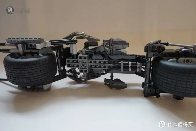 乐高还能这么拼: 复刻 LEGO 乐高 限量版5004590 蝙蝠侠摩托 乐高还能这么拼: 复刻 LEGO 乐高 限量版5004590 蝙蝠侠摩托