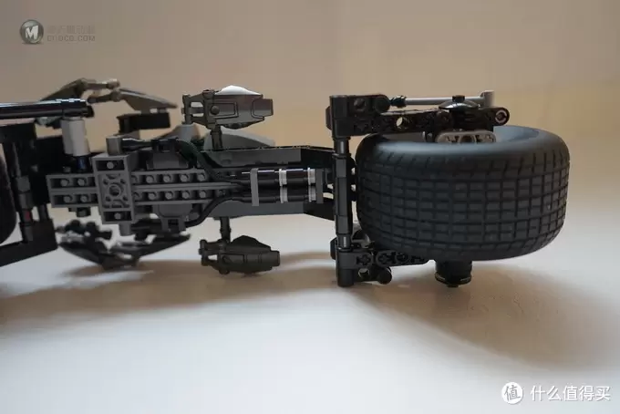 乐高还能这么拼: 复刻 LEGO 乐高 限量版5004590 蝙蝠侠摩托 乐高还能这么拼: 复刻 LEGO 乐高 限量版5004590 蝙蝠侠摩托