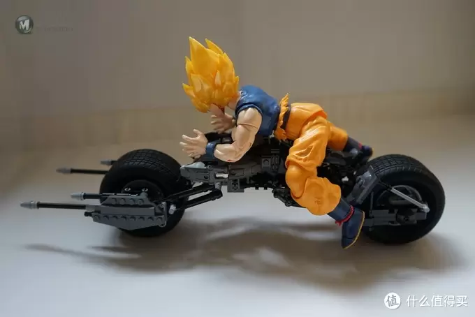 乐高还能这么拼: 复刻 LEGO 乐高 限量版5004590 蝙蝠侠摩托 乐高还能这么拼: 复刻 LEGO 乐高 限量版5004590 蝙蝠侠摩托