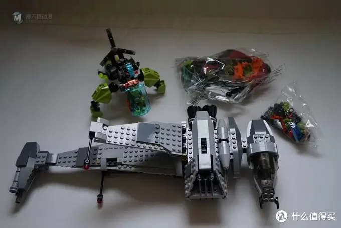乐高还能这么拼: 复刻 LEGO 乐高 限量版5004590 蝙蝠侠摩托 乐高还能这么拼: 复刻 LEGO 乐高 限量版5004590 蝙蝠侠摩托