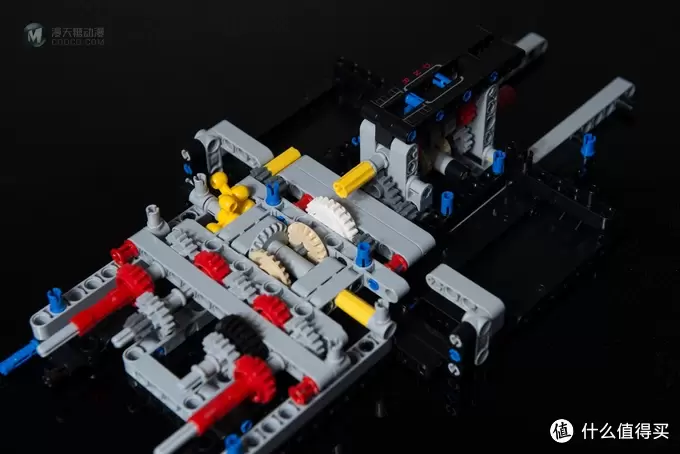 一个大龄少年的乐高之旅 篇九:LEGO 乐高 Technic 42056 保时捷 911 GT3 RS 开箱及变速箱修改方法 一个大龄少年的乐高之旅 篇九:LEGO 乐高 Technic 42056 保时捷 911 GT3 RS 开箱及变速箱修改方法