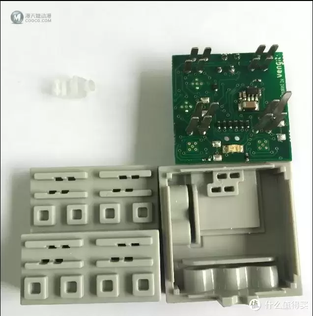 遥控乐高拼拼乐:LEGO 乐高 第三方蓝牙遥控接收器——Sbrick 遥控乐高拼拼乐:LEGO 乐高 第三方蓝牙遥控接收器——Sbrick