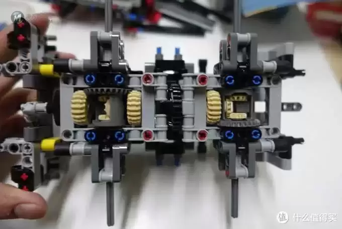 The Hut 入手LEGO 乐高 2015科技旗舰 (奔驰重卡42043)及拼装体验分享 The Hut 入手LEGO 乐高 2015科技旗舰 (奔驰重卡42043)及拼装体验分享