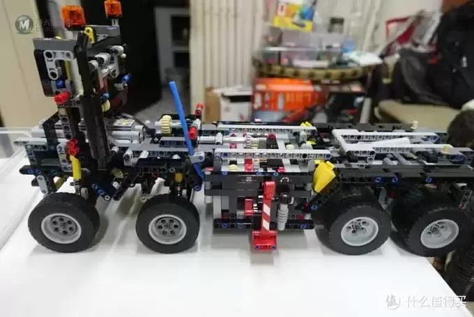 The Hut 入手LEGO 乐高 2015科技旗舰 (奔驰重卡42043)及拼装体验分享 The Hut 入手LEGO 乐高 2015科技旗舰 (奔驰重卡42043)及拼装体验分享