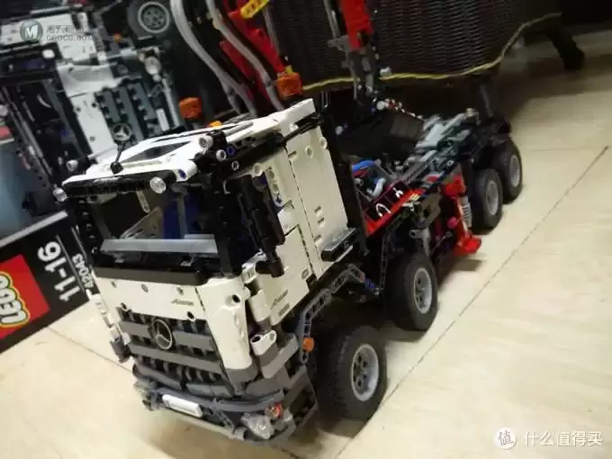 The Hut 入手LEGO 乐高 2015科技旗舰 (奔驰重卡42043)及拼装体验分享 The Hut 入手LEGO 乐高 2015科技旗舰 (奔驰重卡42043)及拼装体验分享