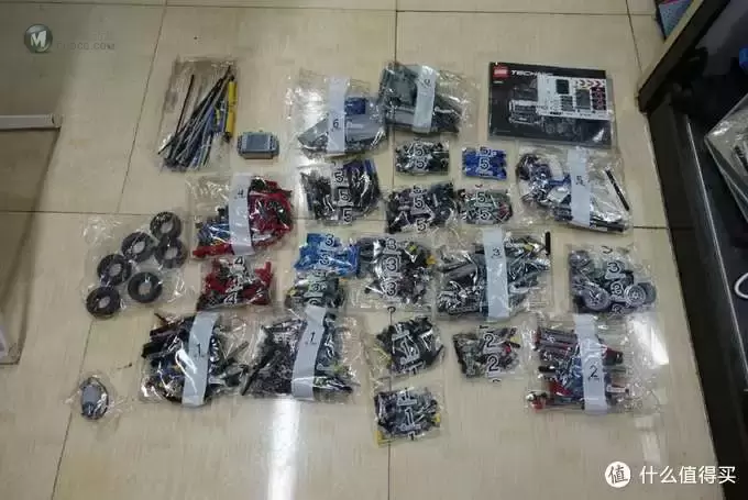 The Hut 入手LEGO 乐高 2015科技旗舰 (奔驰重卡42043)及拼装体验分享 The Hut 入手LEGO 乐高 2015科技旗舰 (奔驰重卡42043)及拼装体验分享