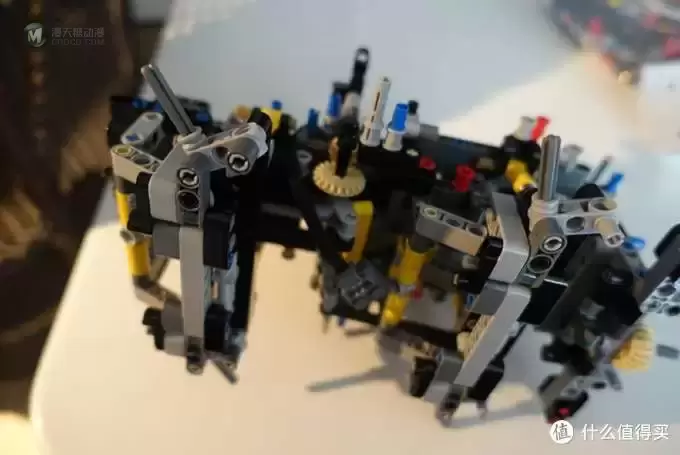The Hut 入手LEGO 乐高 2015科技旗舰 (奔驰重卡42043)及拼装体验分享 The Hut 入手LEGO 乐高 2015科技旗舰 (奔驰重卡42043)及拼装体验分享