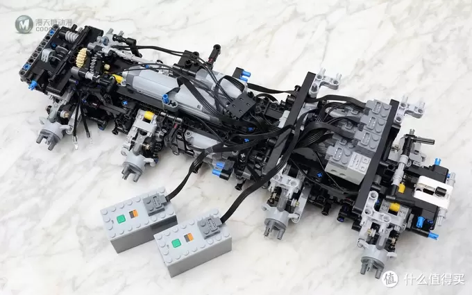 一入LEGO坑似海:LEGO 乐高 复刻荒大神 Avtoros Shaman 8x8 一入LEGO坑似海:LEGO 乐高 复刻荒大神 Avtoros Shaman 8x8