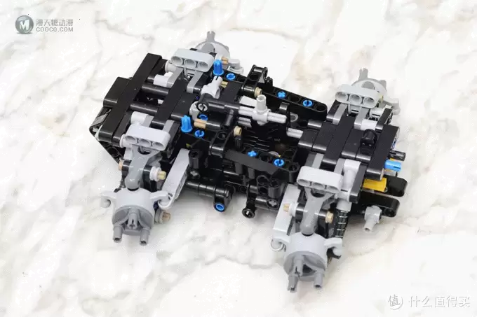 一入LEGO坑似海:LEGO 乐高 复刻荒大神 Avtoros Shaman 8x8 一入LEGO坑似海:LEGO 乐高 复刻荒大神 Avtoros Shaman 8x8
