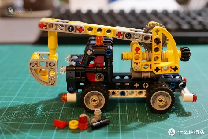 我的乐高小世界 篇二:LEGO Technic 乐高机械组 42031 Cherry Picker 车载式吊车 我的乐高小世界 篇二:LEGO Technic 乐高机械组 42031 Cherry Picker 车载式吊车