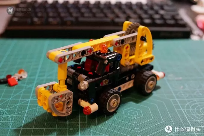 我的乐高小世界 篇二:LEGO Technic 乐高机械组 42031 Cherry Picker 车载式吊车 我的乐高小世界 篇二:LEGO Technic 乐高机械组 42031 Cherry Picker 车载式吊车