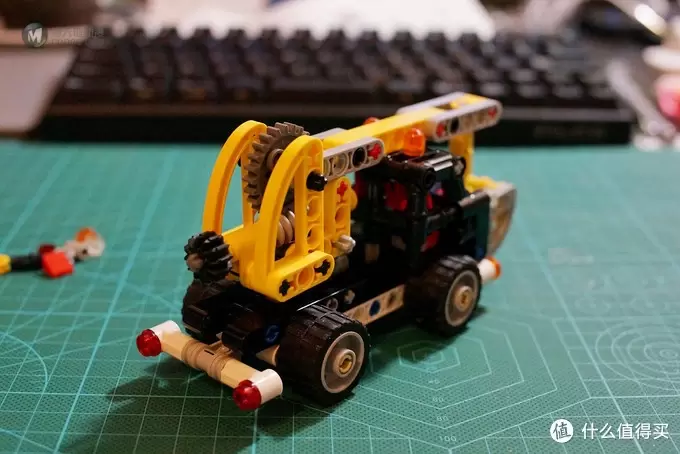 我的乐高小世界 篇二:LEGO Technic 乐高机械组 42031 Cherry Picker 车载式吊车 我的乐高小世界 篇二:LEGO Technic 乐高机械组 42031 Cherry Picker 车载式吊车