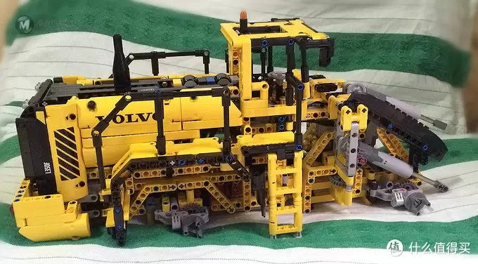 乐高科技系列 篇八:Lego 乐高 Volvo L350F 轮式装载机 lego-42030 乐高科技系列 篇八:Lego 乐高 Volvo L350F 轮式装载机 lego-42030