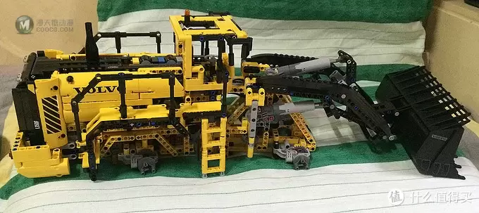 乐高科技系列 篇八:Lego 乐高 Volvo L350F 轮式装载机 lego-42030 乐高科技系列 篇八:Lego 乐高 Volvo L350F 轮式装载机 lego-42030