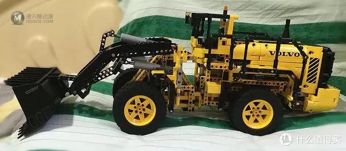 乐高科技系列 篇八:Lego 乐高 Volvo L350F 轮式装载机 lego-42030 乐高科技系列 篇八:Lego 乐高 Volvo L350F 轮式装载机 lego-42030