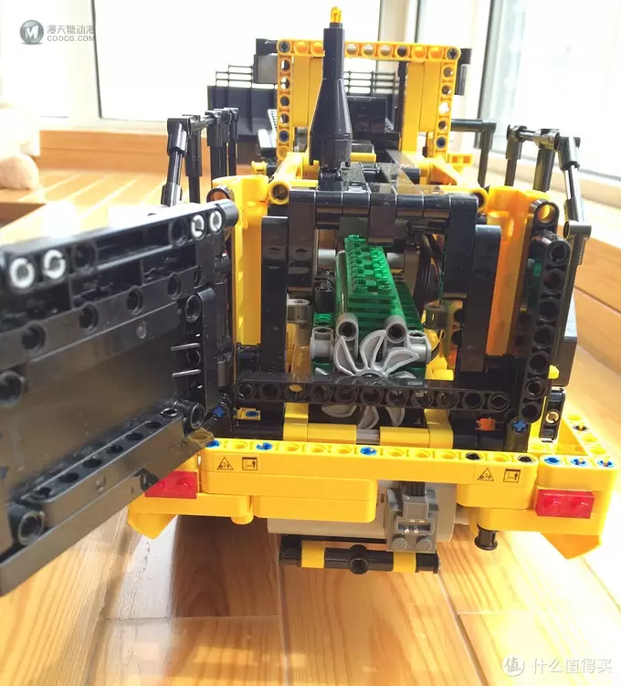 乐高科技系列 篇八:Lego 乐高 Volvo L350F 轮式装载机 lego-42030 乐高科技系列 篇八:Lego 乐高 Volvo L350F 轮式装载机 lego-42030