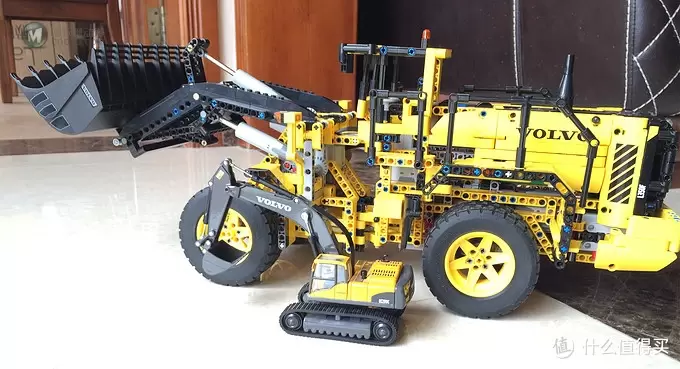 乐高科技系列 篇八:Lego 乐高 Volvo L350F 轮式装载机 lego-42030 乐高科技系列 篇八:Lego 乐高 Volvo L350F 轮式装载机 lego-42030