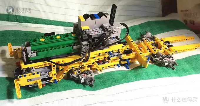 乐高科技系列 篇八:Lego 乐高 Volvo L350F 轮式装载机 lego-42030 乐高科技系列 篇八:Lego 乐高 Volvo L350F 轮式装载机 lego-42030