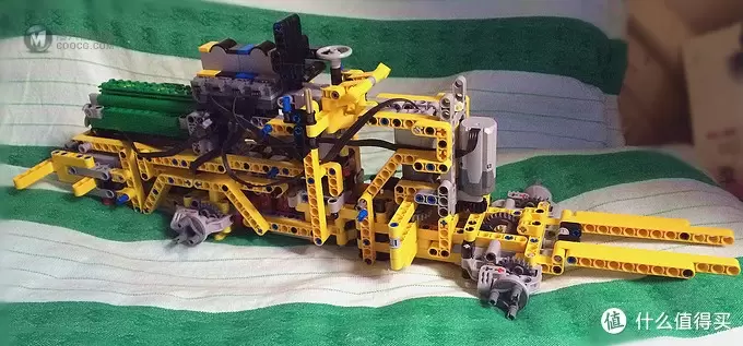 乐高科技系列 篇八:Lego 乐高 Volvo L350F 轮式装载机 lego-42030 乐高科技系列 篇八:Lego 乐高 Volvo L350F 轮式装载机 lego-42030