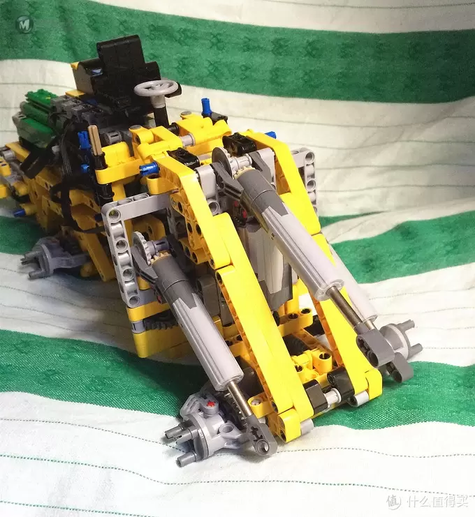 乐高科技系列 篇八:Lego 乐高 Volvo L350F 轮式装载机 lego-42030 乐高科技系列 篇八:Lego 乐高 Volvo L350F 轮式装载机 lego-42030