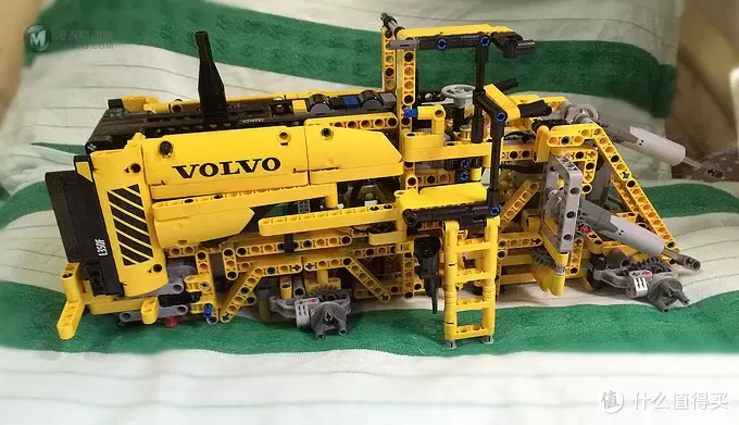 乐高科技系列 篇八:Lego 乐高 Volvo L350F 轮式装载机 lego-42030 乐高科技系列 篇八:Lego 乐高 Volvo L350F 轮式装载机 lego-42030