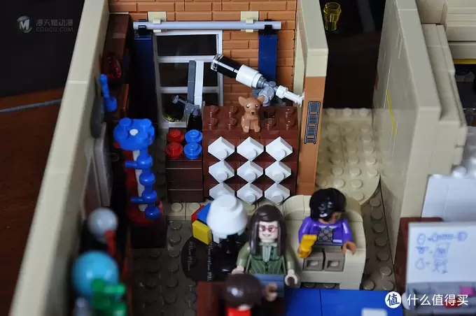小手拼出大世界:LEGO 乐高 21302 生活大爆炸 小手拼出大世界:LEGO 乐高 21302 生活大爆炸