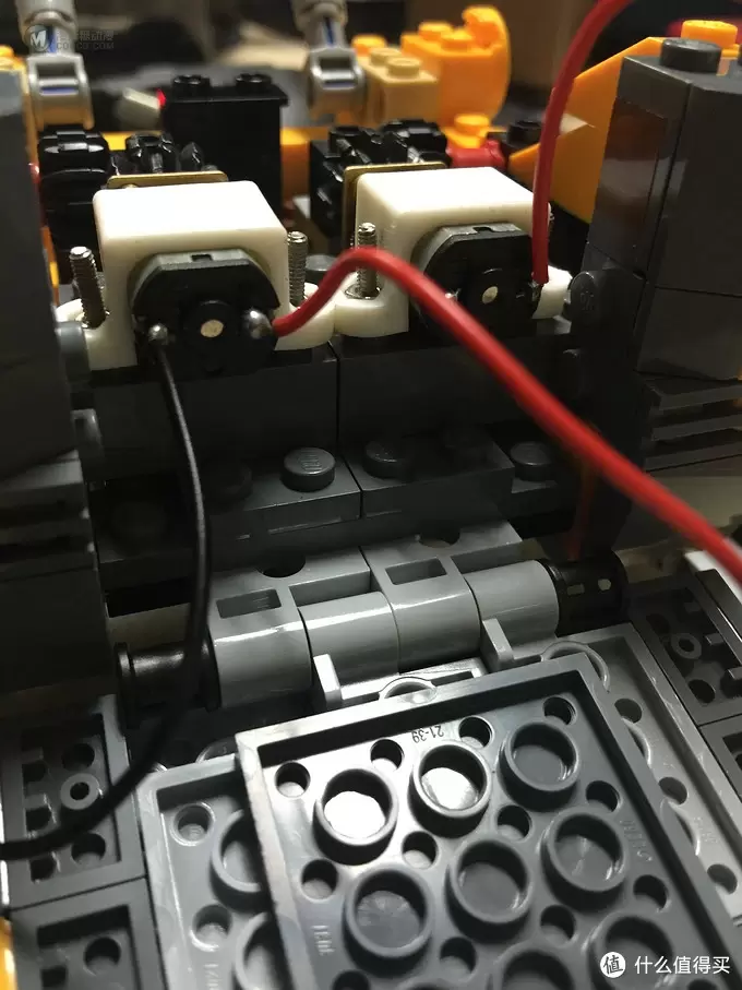 lego walle21303另类行走方案 篇一:lego walle21303另类行走方案——动力模块篇 lego walle21303另类行走方案 篇一:lego walle21303另类行走方案——动力模块篇