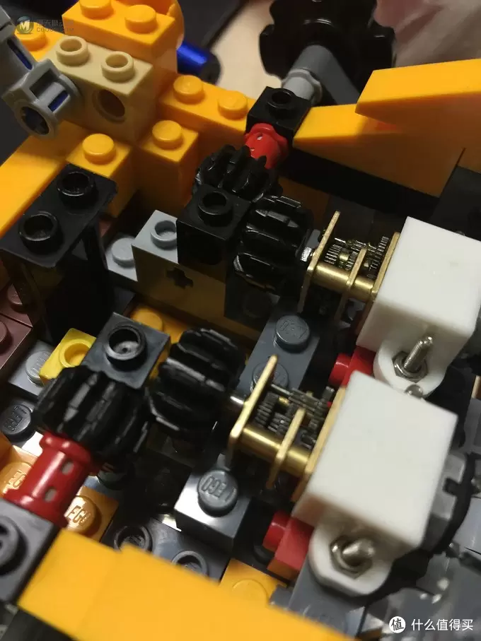 lego walle21303另类行走方案 篇一:lego walle21303另类行走方案——动力模块篇 lego walle21303另类行走方案 篇一:lego walle21303另类行走方案——动力模块篇