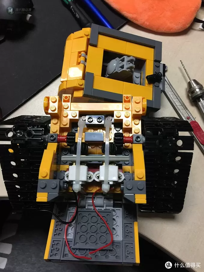 lego walle21303另类行走方案 篇一:lego walle21303另类行走方案——动力模块篇 lego walle21303另类行走方案 篇一:lego walle21303另类行走方案——动力模块篇