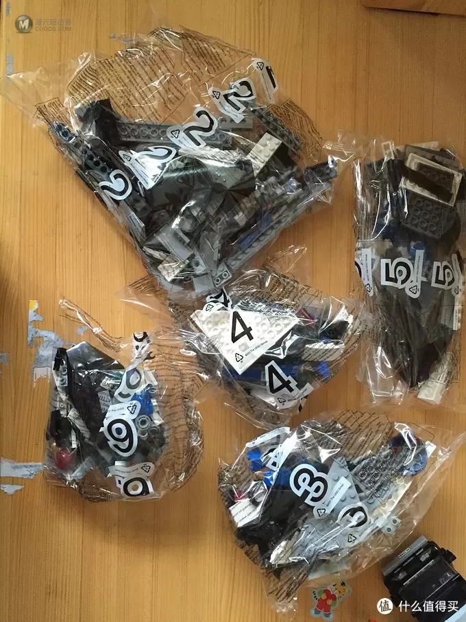 小手拼出大世界:纪念儿子的第一个外国偶像组合 LEGO 乐高 76032 小手拼出大世界:纪念儿子的第一个外国偶像组合 LEGO 乐高 76032