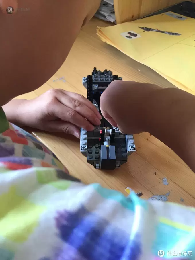 小手拼出大世界:纪念儿子的第一个外国偶像组合 LEGO 乐高 76032 小手拼出大世界:纪念儿子的第一个外国偶像组合 LEGO 乐高 76032