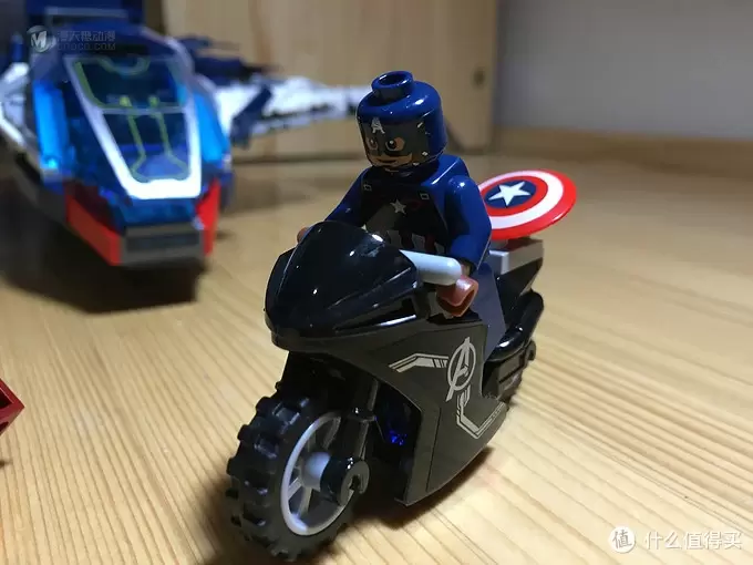 小手拼出大世界:纪念儿子的第一个外国偶像组合 LEGO 乐高 76032 小手拼出大世界:纪念儿子的第一个外国偶像组合 LEGO 乐高 76032