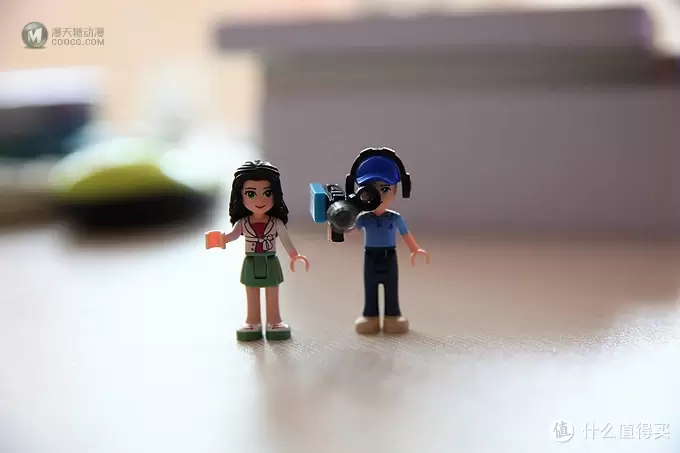 小女孩也有主播梦:LEGO乐高41056新闻采访车 小女孩也有主播梦:LEGO乐高41056新闻采访车