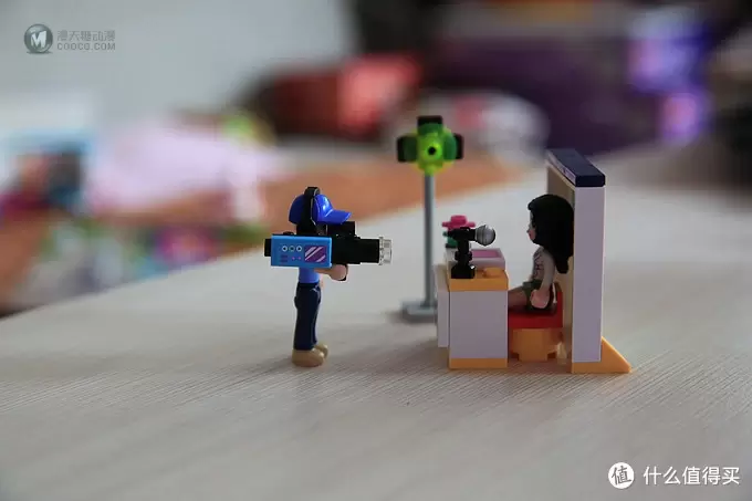 小女孩也有主播梦:LEGO乐高41056新闻采访车 小女孩也有主播梦:LEGO乐高41056新闻采访车