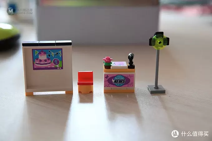 小女孩也有主播梦:LEGO乐高41056新闻采访车 小女孩也有主播梦:LEGO乐高41056新闻采访车