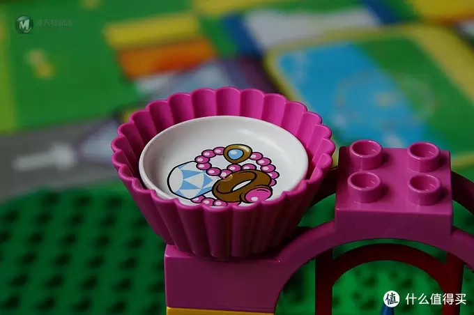 LEGO 乐高 得宝主题系列 美人鱼爱丽儿的海底城堡 10515 & 创意拼砌基础包10681 LEGO 乐高 得宝主题系列 美人鱼爱丽儿的海底城堡 10515 & 创意拼砌基础包10681