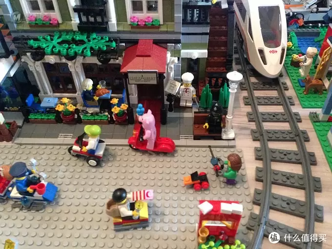 给自己的小镇过个圣诞节吧:LEGO 乐高 圣诞限定 City Advent Calendar 60063 给自己的小镇过个圣诞节吧:LEGO 乐高 圣诞限定 City Advent Calendar 60063
